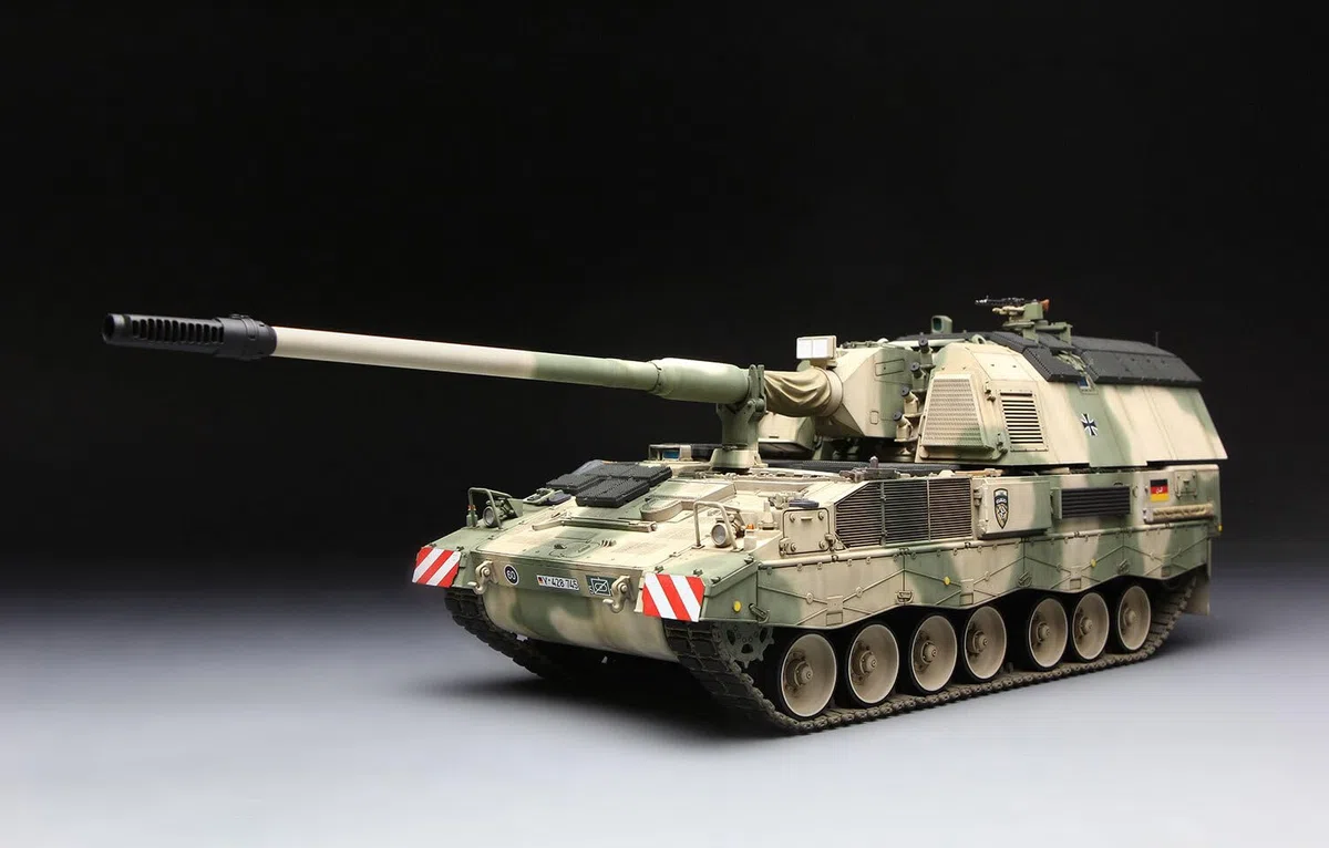 MENG 1/35 Panzerhaubitze 2000 mit Zusatzpanzerung