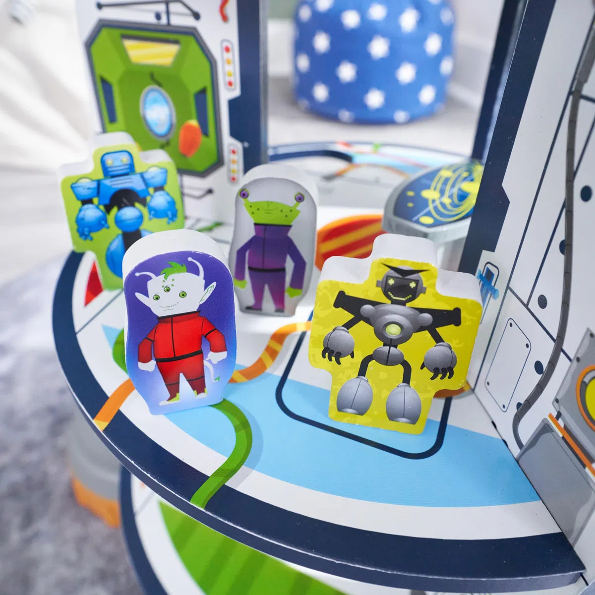 KidKraft Raketenschiff Spielset aus Holz mit Kran und Spielfiguren, Astronauten und Alien Figur, Raketen Spielzeug für Kinder ab 3 Jahre, 63443