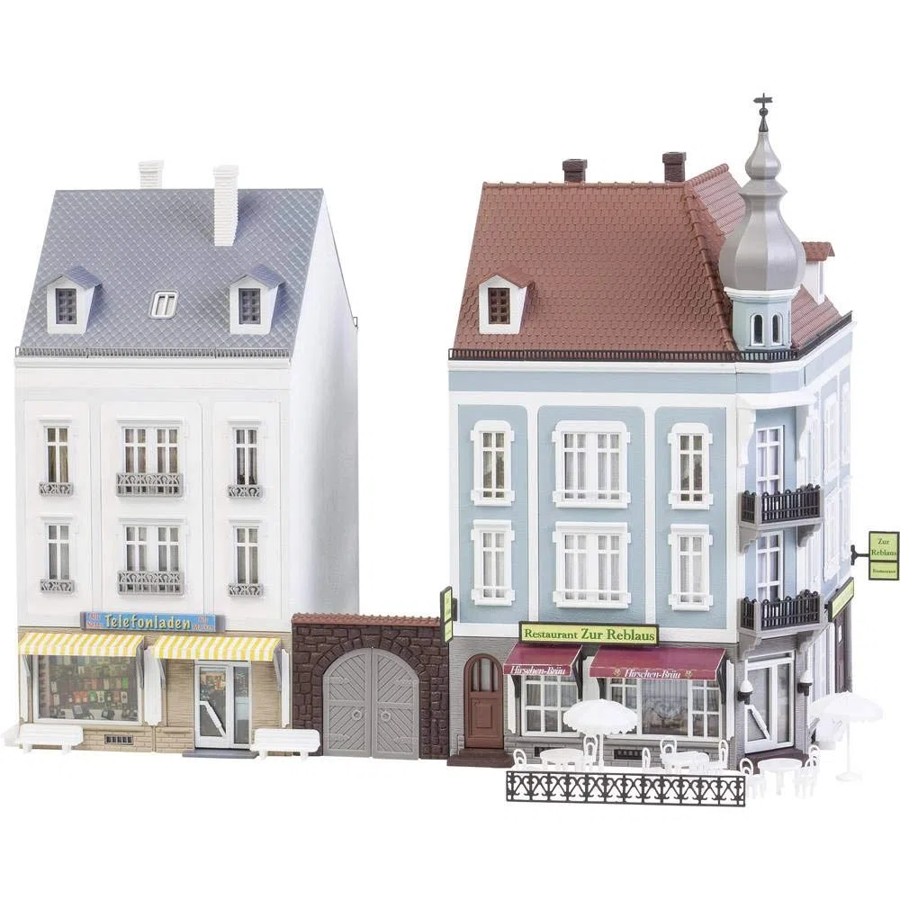 Faller 2 Stadthäuser Beethovenstraße Modellbausatz mit 582 Einzelteilen 202x118x200 mm I Modelleisenbahn Zubehör H0 I Modelleisenbahn H0 Stadthäuser