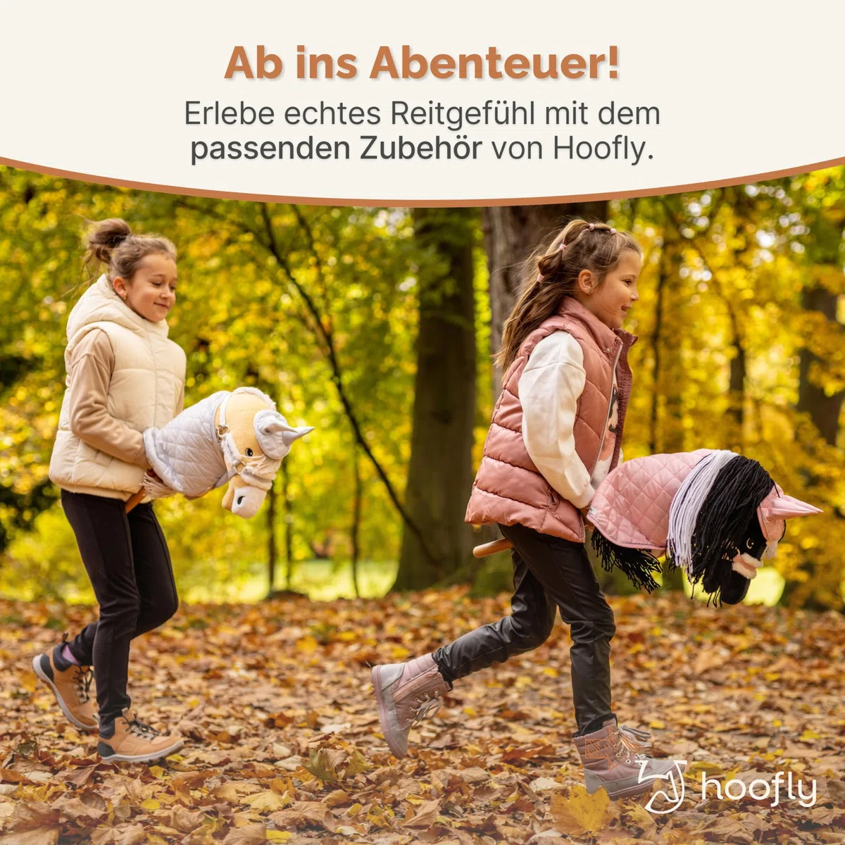 Hobby Horse Set – Großes Steckenpferd für Kinder mit Decke & Fliegenhaube | Komplettes Hobby Horsing Set mit Trense & 35 cm Schraubstab | Braunes Pferd – Blaues Zubehör