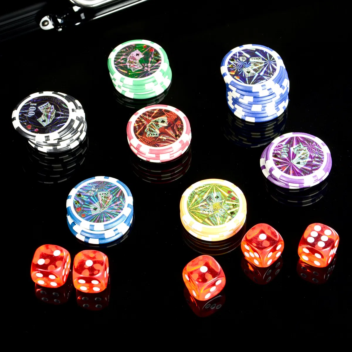 Pokerkoffer DeLuxe Pokerset mit 600 OCEAN CHAMPION CHIPS mit Metallkern á 12 g viel Zubehör Kartenmischer Kunststoffkarten Kartengeber Spielmatte Poker-Komplettset Black Jack Texas Holdem