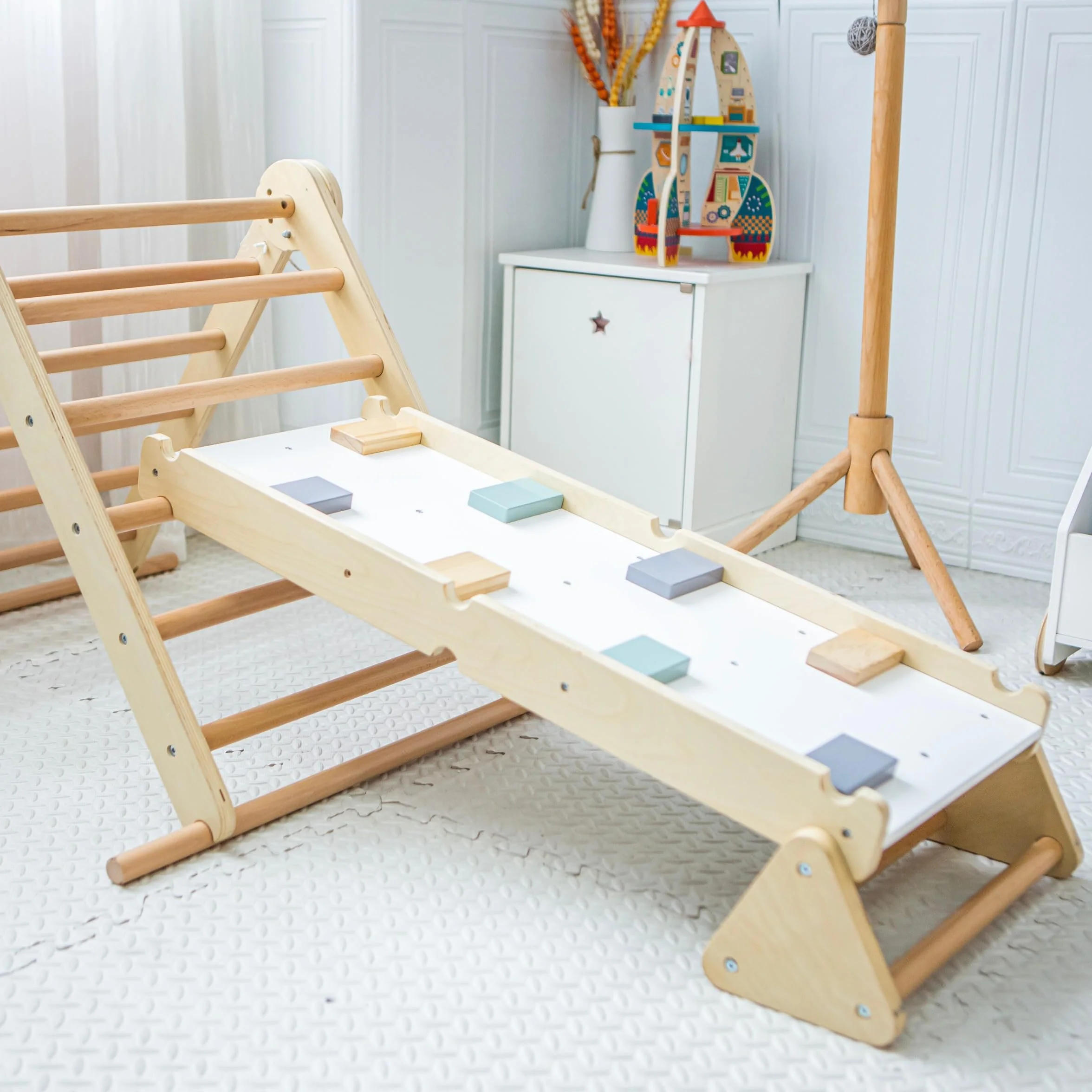 Mamabrum Klettergerüst Indoor ab 3 Jahren für Kinder – Pikler Dreieck, Leiter & Balancierpfad – 3-in-1 Multifunktionales Spielzeug, Indoor Spielplatz, Montessori Ergänzung