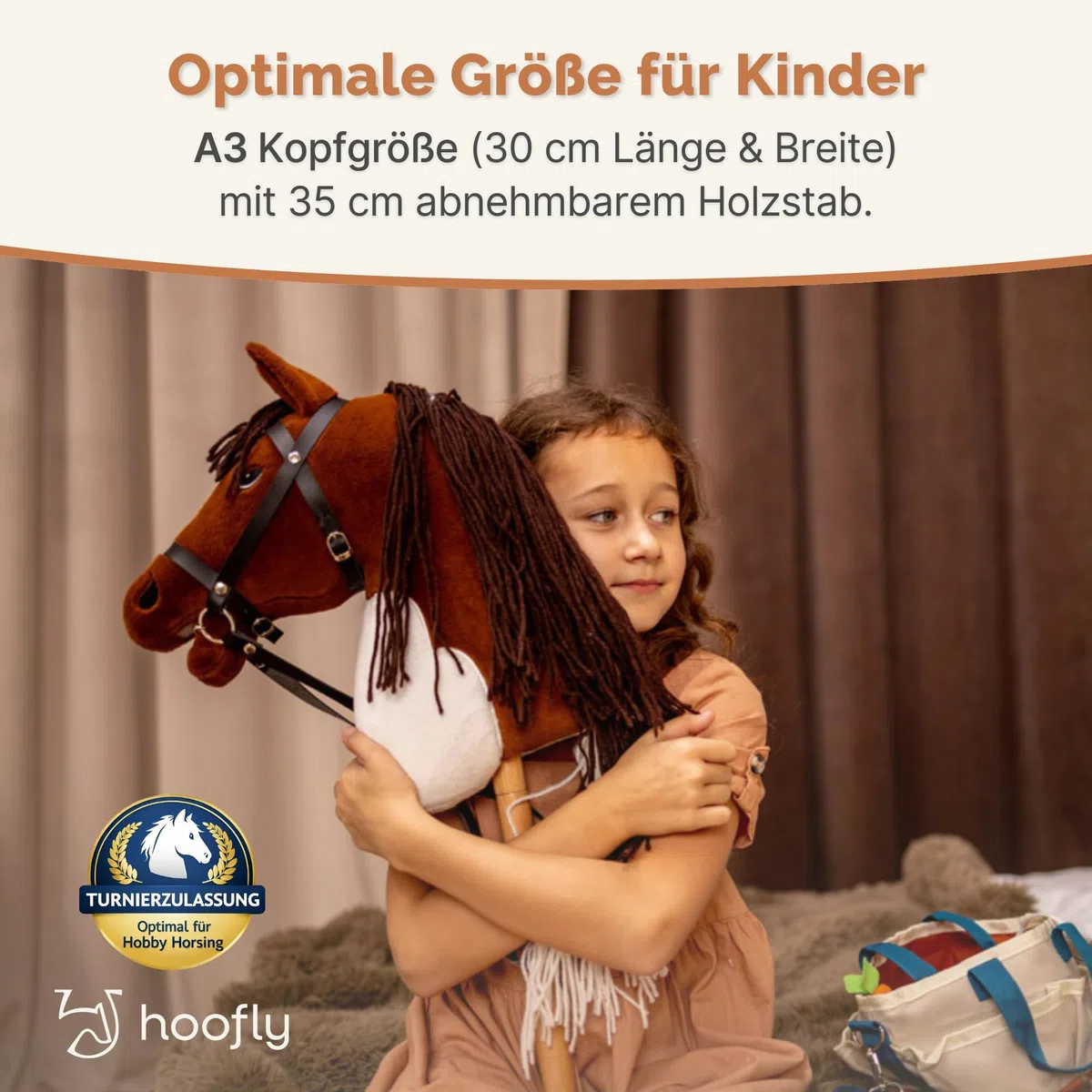 Hobby Horse Set – Großes Steckenpferd für Kinder mit Decke & Fliegenhaube | Komplettes Hobby Horsing Set mit Trense & 35 cm Schraubstab | Braunes Pferd – Blaues Zubehör