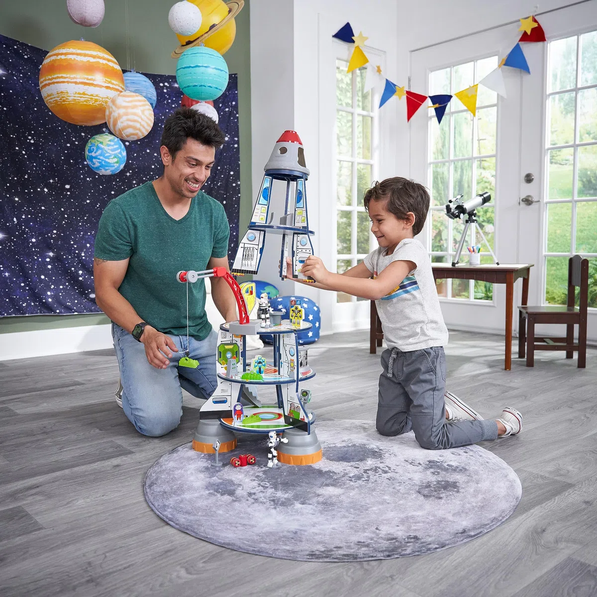 KidKraft Raketenschiff Spielset aus Holz mit Kran und Spielfiguren, Astronauten und Alien Figur, Raketen Spielzeug für Kinder ab 3 Jahre, 63443